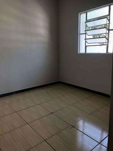 Casa com 2 quartos para alugar no bairro Horto, 50m²