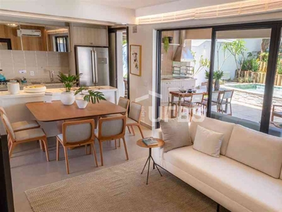 Casa com 3 quartos à venda no bairro Conjunto Residencial Storil, 252m²