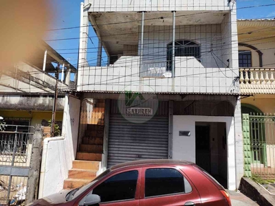 Prédio com 8 quartos à venda no bairro Educandos, 259m²