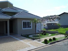 Casa à venda no bairro Pinheiro em Valinhos