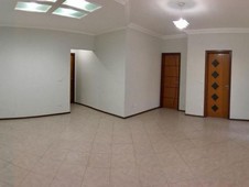 Casa em condomínio à venda no bairro Próximo ao Colégio Porto Seguro em Valinhos