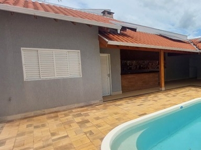 Casa 3 Quartos 1 suíte - com piscina aquecida - Bairro Beija Flor I VENDE-SE