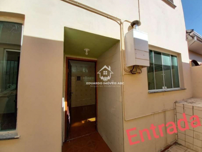 Casa com 2 quartos para alugar na Rua Morumbi, Paulicéia, São Bernardo do Campo, 100 m2 por R$ 1.400