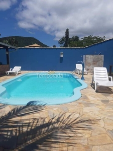 CASA COM PISCINA P/ 12 PESSOAS EM CARAGUATATUBA