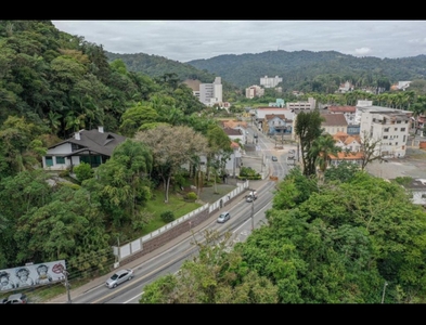 Casa no Bairro Centro em Blumenau com 3 Dormitórios (3 suítes) e 325 m²