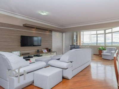 Apartamento à venda em Sagrada Família com 140 m², 4 quartos, 1 suíte, 2 vagas