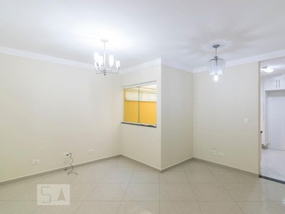 APARTAMENTO no 1º andar com 3 dormitórios e 2 garagens