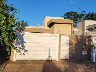 Casa com 1 suíte e 2 quartos com piscina