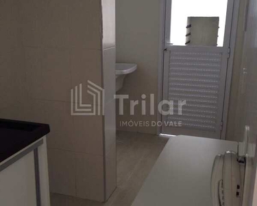 Belo apartamento com 02 dormitórios, sendo uma suíte, com churrasqueira na varanda