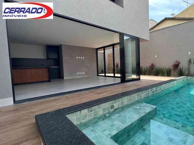 Casa em Condomínio com 4 quartos à venda no bairro Jardins Madri, 290m²