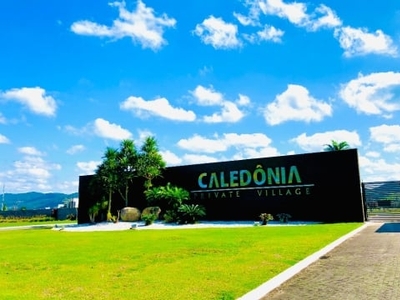 Terreno em condomínio fechado caledonia- camboriú-sc