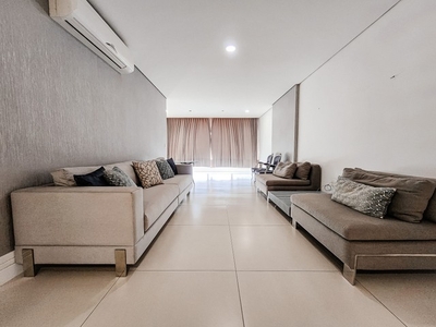 Apartamento 4 quartos transformado em 3 quartos com 3 suites na Praia do Canto - Vitória -