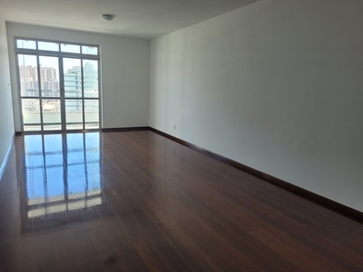 Apartamento para aluguel na Pelinca, no Solar do Lechia, tem 170 metros quadrados com 3 qu