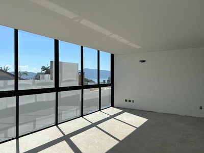 Apartamento para venda possui 78 metros quadrados com 2 quartos em Coqueiros - Florianópol
