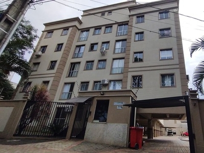 Apartamento para venda possui 80 metros quadrados com 2 quartos em Zona 03 - Maringá - PR