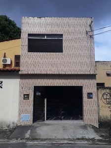 Casa com 60m², 02 quartos, 01 banheiro, cozinha, sala, área de serviço, lavanderia e forra