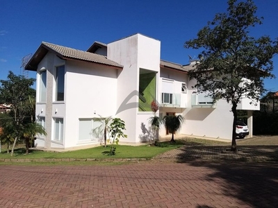 Casa de Condomínio para alugar em Pinheiro de 600.00m² com 5 Quartos, 5 Suites e 6 Garagen