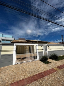 Casa em Jardim dos Estados, Campo Grande/MS de 99m² 3 quartos para locação R$ 3.900,00/mes