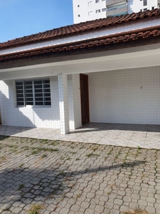 Casa em Vila Guilhermina, Praia Grande/SP de 135m² 3 quartos para locação R$ 3.900,00/mes