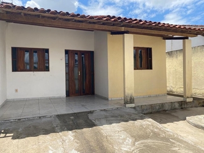 Casa para aluguel possui 100 metros quadrados com 3 quartos em Boa Vista - Arapiraca - AL