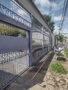 Casa para venda possui 100 metros quadrados com 3 quartos em Jardim Paulista - Cuiabá - MT