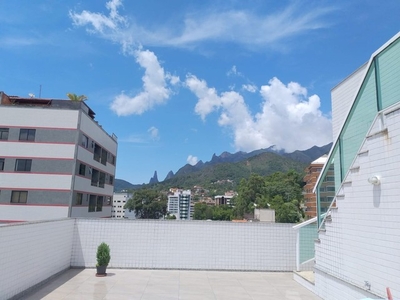 Excelente cobertura duplex 390m² com 4 suítes, localizada no bairro Agriões em Teresópolis