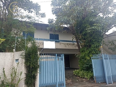 Locação | Sobrado com 385,00 m², 4 dormitório(s), 6 vaga(s). Lago Parque, Londrina