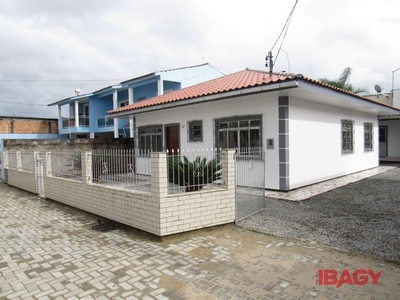 PALHOçA - Casa Padrão - Bela Vista