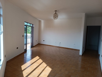 Sobrado em Jardim Itamaraty, Mogi Guaçu/SP de 150m² 3 quartos para locação R$ 1.500,00/mes