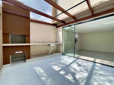 Casa com 4 quartos à venda no bairro Ouro Preto, 255m²