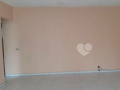 Apartamento à venda por R$ 350.000