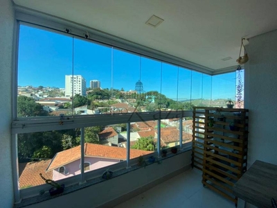 Apartamento com 3 Quartos e 2 banheiros à Venda, 93 m² por R$ 590.000