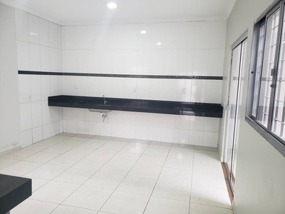 Casa com 2 Quartos e 1 banheiro para Alugar, 70 m² por R$ 1.600/Mês