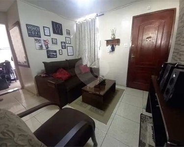 Excelente apartamento com dois dormitórios. {VP