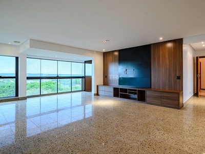 Apartamento à venda com 5 quartos na Asa Norte, Brasília