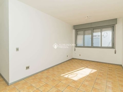 Apartamento com 1 quarto para alugar na avenida protásio alves, 4495, petrópolis, porto alegre, 28 m2 por r$ 800
