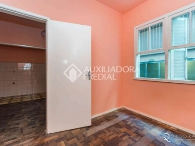 Apartamento com 1 quarto para alugar na rua ramiro barcelos, 488, floresta, porto alegre, 35 m2 por r$ 900