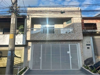 Casa com 2 dormitórios para alugar no jardim guapituba