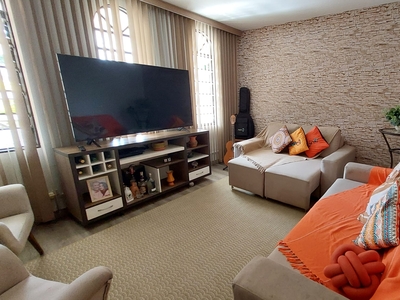 Casa em Jardim Planalto, Goiânia/GO de 210m² 3 quartos à venda por R$ 898.000,00