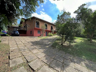 Casa em Jardim Santa Paula, Cotia/SP de 387m² 7 quartos à venda por R$ 879.000,00