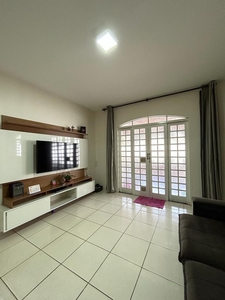Casa em Samambaia Norte (Samambaia), Brasília/DF de 200m² 4 quartos à venda por R$ 449.000,00
