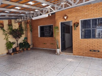 Casa no bairro trujilo, venda ou troca por chácara, 2 pavimentos e 5 garagens.