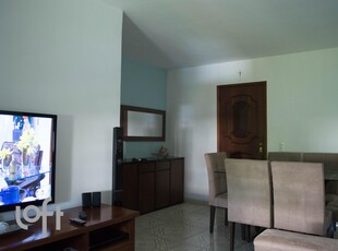 Apartamento à venda em Taquara com 50 m², 2 quartos, 1 vaga