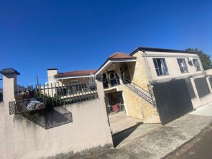 Sobrado em Centro, Guarapuava/PR de 0m² 5 quartos para locação R$ 6.000,00/mes