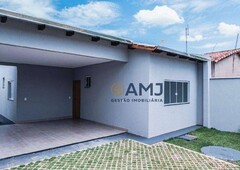 Casa com 3 quartos à venda no bairro Residencial Araguaia, 130m²