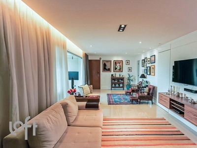 Apartamento à venda em Santo Amaro com 138 m², 3 quartos, 3 suítes, 3 vagas