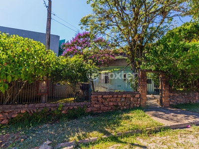 Casa 2 dorms à venda Rua Gildo de Freitas, Morro Santana - Porto Alegre