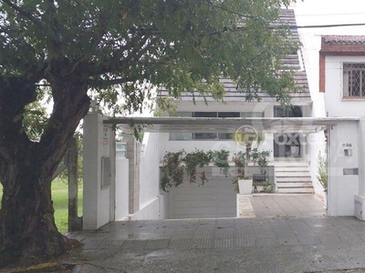 Casa 2 dorms à venda Rua Padre João Batista Reus, Vila Conceição - Porto Alegre