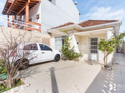 Casa 2 dorms à venda Rua Taveira Júnior, Nonoai - Porto Alegre