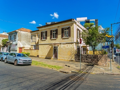 Casa 8 dorms à venda Rua Tiradentes, Independência - Porto Alegre